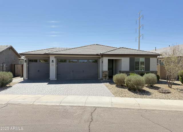 Property at 8027 W Pueblo Ave, Phoenix, AZ 85043, 3 beds, 2 baths