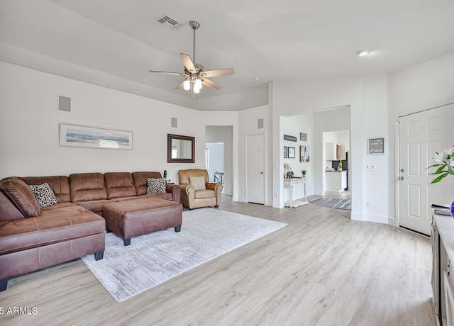Property at 3925 W Hackamore Dr, Phoenix, AZ 85083, 3 beds, 2 baths