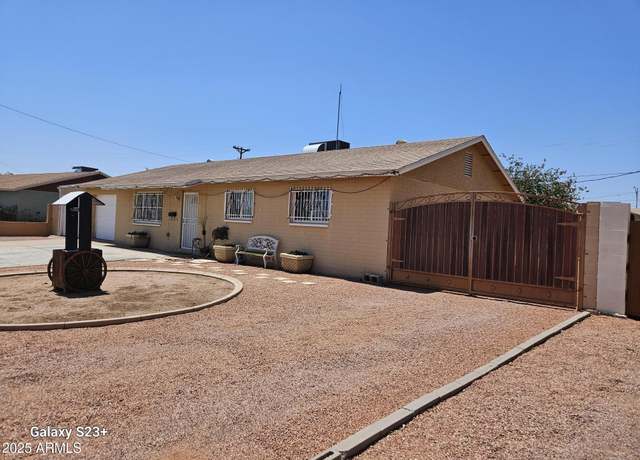 Property at 3020 N 40th Ave, Phoenix, AZ 85019, 3 beds, 2 baths