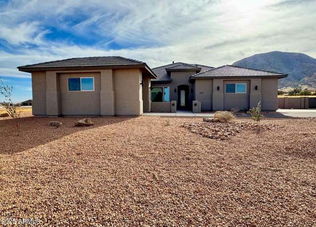 Property at 6210 E Red Oak Cir, Hereford, AZ 85615, 3 beds, 3.5 baths