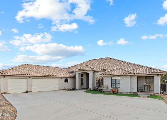 Property at 21315 W Vista Royale Dr, Wickenburg, AZ 85390, 3 beds, 3 baths