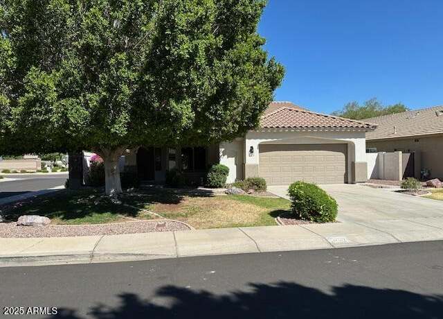 Property at 20985 N 81st Dr, Peoria, AZ 85382, 3 beds, 2 baths