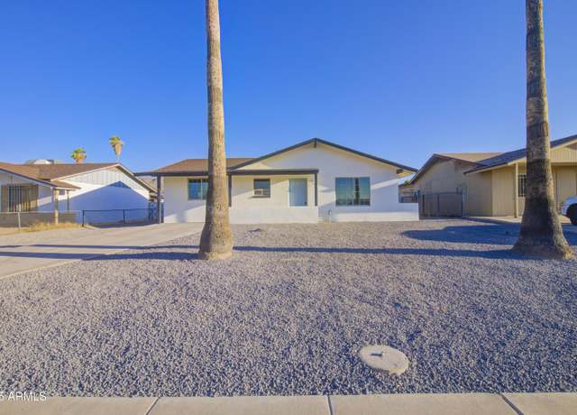 Property at 1129 E South Mountain Ave, Phoenix, AZ 85042, 4 beds, 2 baths