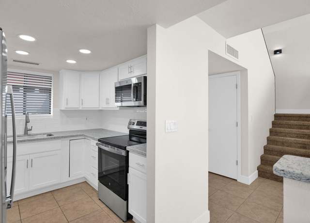 Property at 13811 N 42nd Pl, Phoenix, AZ 85032, 2 beds, 2 baths