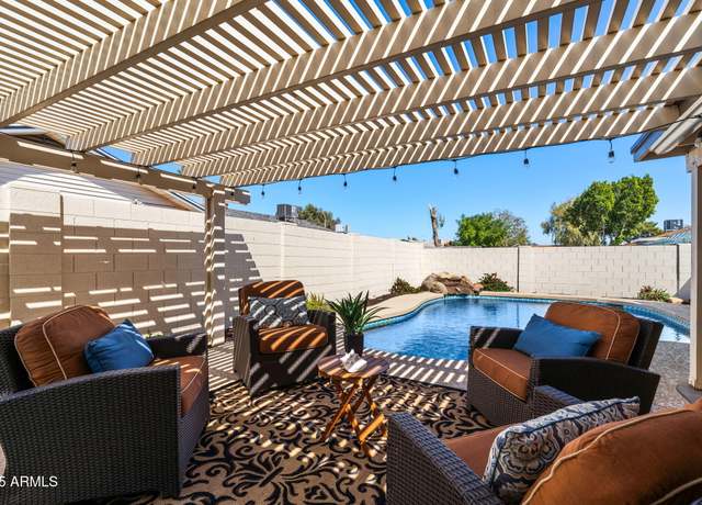Property at 2218 W Curry St, Chandler, AZ 85224, 4 beds, 2 baths