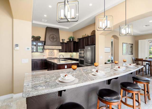Property at 12904 W Dale Ln, Peoria, AZ 85383, 2 beds, 2.5 baths