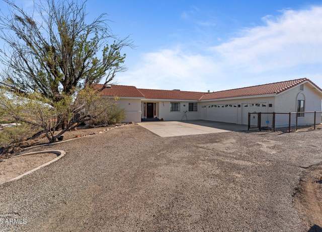 Property at 969 S Saguaro Dr, Wickenburg, AZ 85390, 3 beds, 2 baths