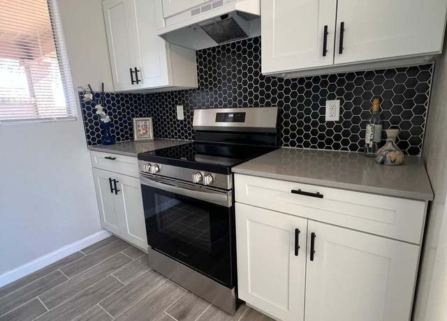 Property at 311 W Pontiac Dr #8, Phoenix, AZ 85027, 2 beds, 2 baths