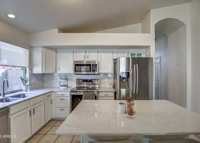 Property at 4350 E Abraham Ln, Phoenix, AZ 85050, 3 beds, 2 baths