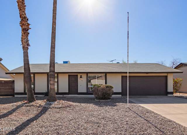 Property at 10533 W Lawrence Ln, Peoria, AZ 85345, 3 beds, 2 baths