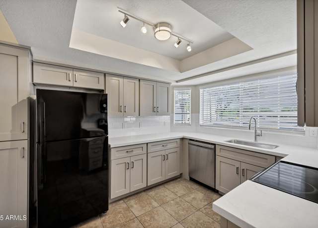 Property at 416 W Renee Dr, Phoenix, AZ 85027, 3 beds, 3 baths