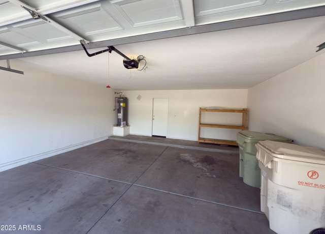 Property at 5865 W North Ln, Glendale, AZ 85302, 3 beds, 2 baths