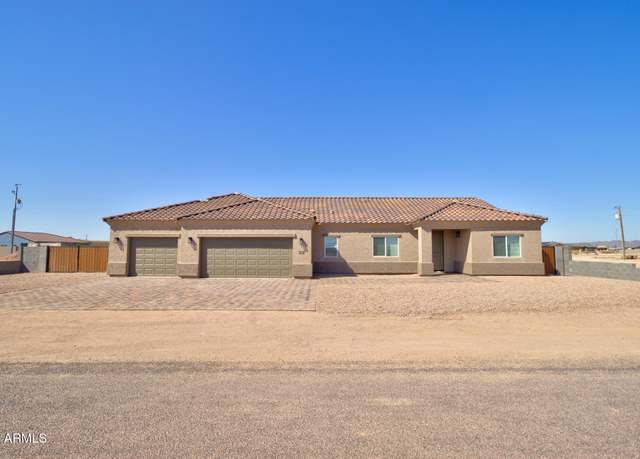 Property at 3850 N Mateo Dr, Eloy, AZ 85131, 4 beds, 2 baths