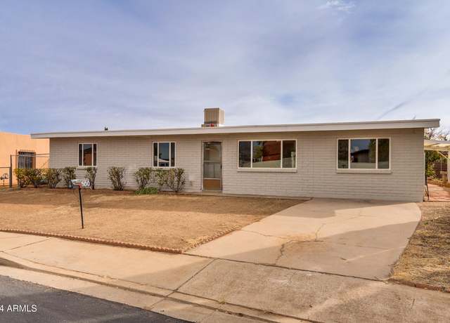 Property at 300 Highland Dr, Sierra Vista, AZ 85635, 4 beds, 2 baths