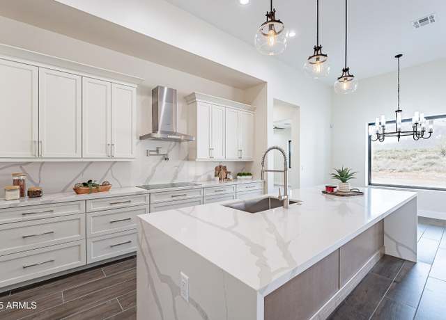 Property at 9626 E Bunny Ear Ln E, Gold Canyon, AZ 85118, 4 beds, 2.5 baths