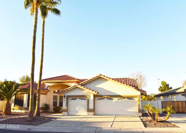 Property at 1490 W Laurel Ave, Gilbert, AZ 85233, 4 beds, 3 baths