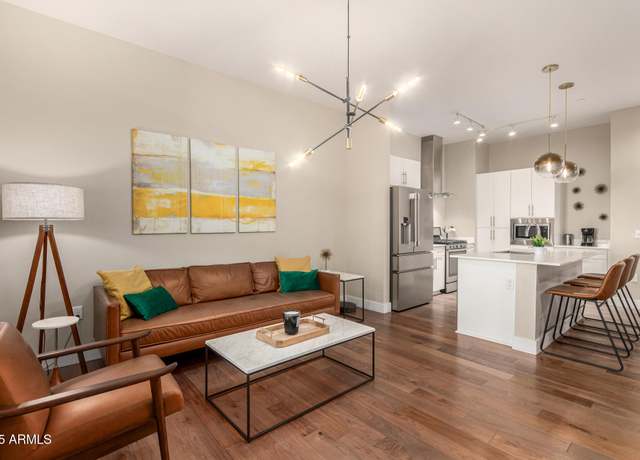 Property at 3131 N Central Ave #3004, Phoenix, AZ 85012, 1 bed, 1.5 baths