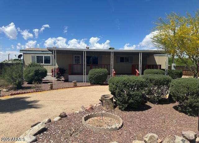 Property at 352 S Emerald Dr, Apache Junction, AZ 85120, 3 beds, 2 baths