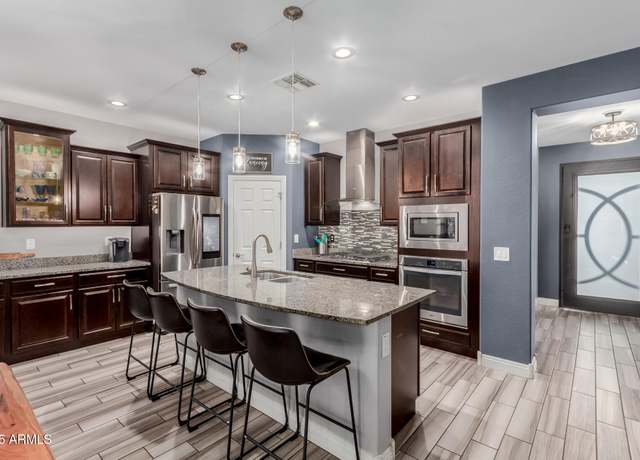 Property at 10738 W Rowel Rd, Peoria, AZ 85383, 3 beds, 2 baths