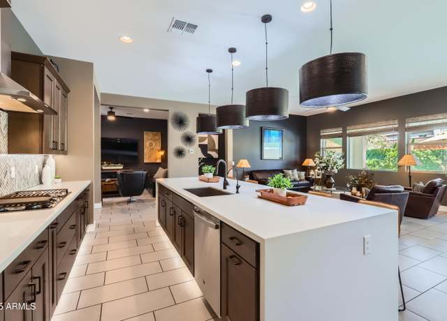 Property at 2028 E Chama Dr, Phoenix, AZ 85024, 5 beds, 3 baths