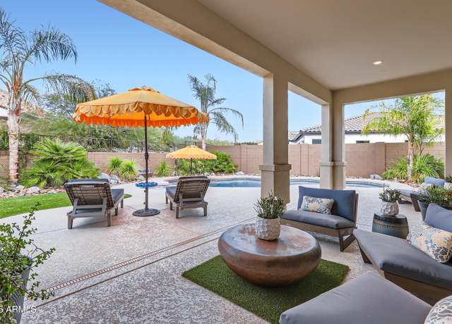 Property at 2028 E Chama Dr, Phoenix, AZ 85024, 5 beds, 3 baths