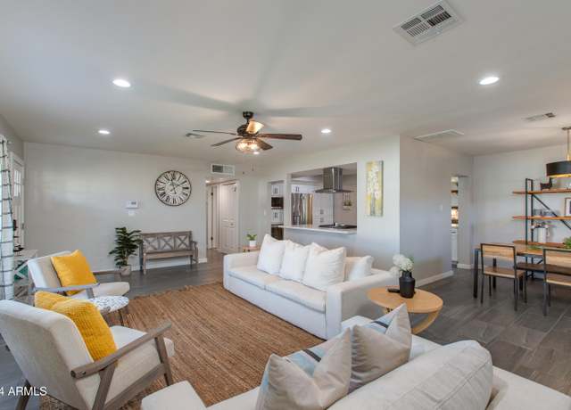 Property at 4035 E Indianola Ave, Phoenix, AZ 85018, 3 beds, 2.5 baths