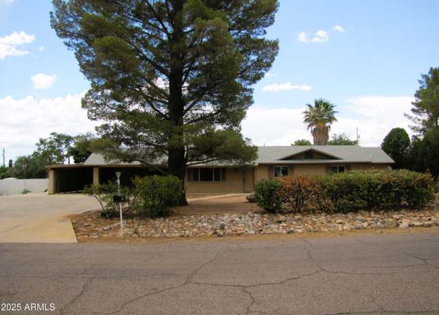 Property at 947 Cardinal Ave, Sierra Vista, AZ 85635, 4 beds, 3 baths