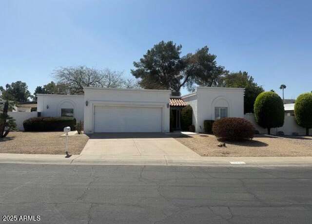 Property at 527 E Tam Oshanter Dr, Phoenix, AZ 85022, 3 beds, 3 baths
