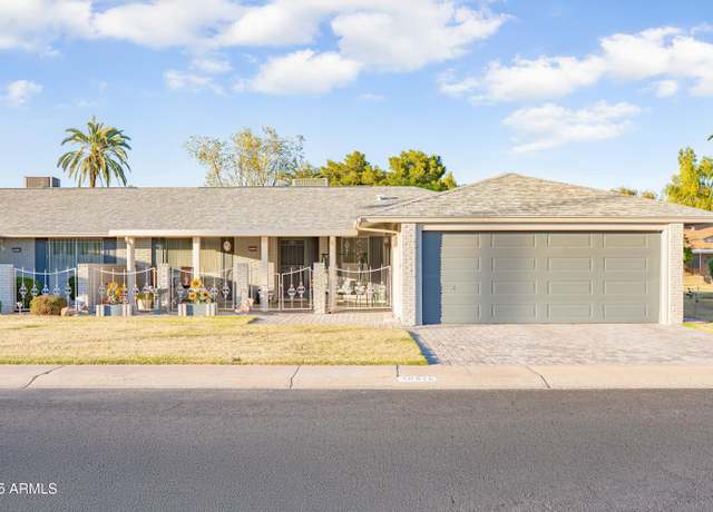 Property at 10326 W Kingswood Cir, Sun City, AZ 85351, 2 beds, 2 baths