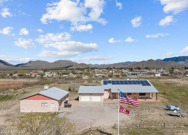 Property at 22900 W Hylton Way, Congress, AZ 85332, 3 beds, 3.5 baths