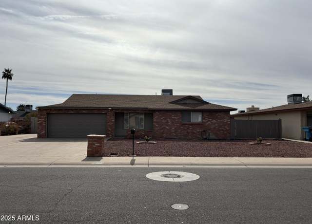 Property at 4643 W Laurel Ln, Glendale, AZ 85304, 3 beds, 2 baths