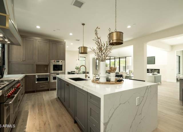 Property at 2315 E Mine Creek Rd, Phoenix, AZ 85024, 6 beds, 5.5 baths