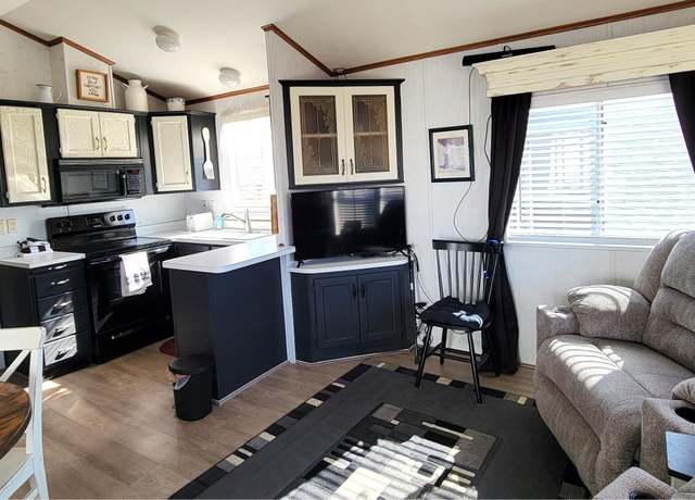 Property at 111 S Greenfield Rd #426, Mesa, AZ 85206, 1 bed, 1 bath