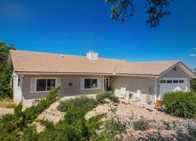 Property at 2220 Sandia Dr, Prescott, AZ 86301, 3 beds, 2 baths