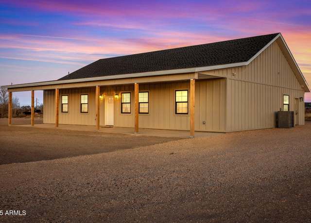 Property at 810 S 24th -- W, St Johns, AZ 85936, 4 beds, 3 baths