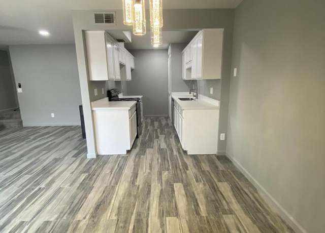 Property at 6041 W Golden Ln, Glendale, AZ 85302, 2 beds, 2 baths