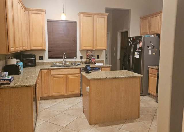 Property at 25190 W Parkside Ln N, Buckeye, AZ 85326, 3 beds, 2 baths