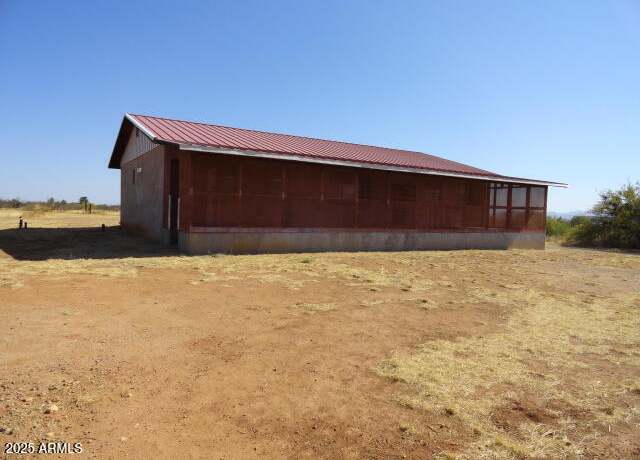Property at 8279 E Larson Rd, Hereford, AZ 85615, 3 beds, 2.25 baths