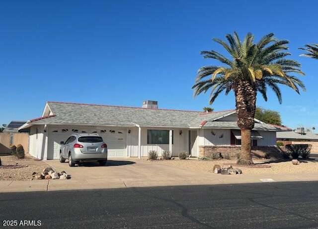 Property at 10302 W Cumberland Dr, Sun City, AZ 85351, 2 beds, 2 baths