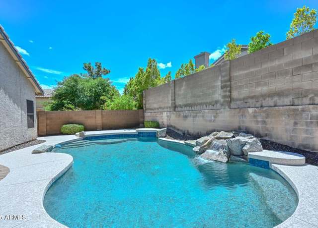 Property at 1623 E Runion Dr, Phoenix, AZ 85024, 3 beds, 3 baths