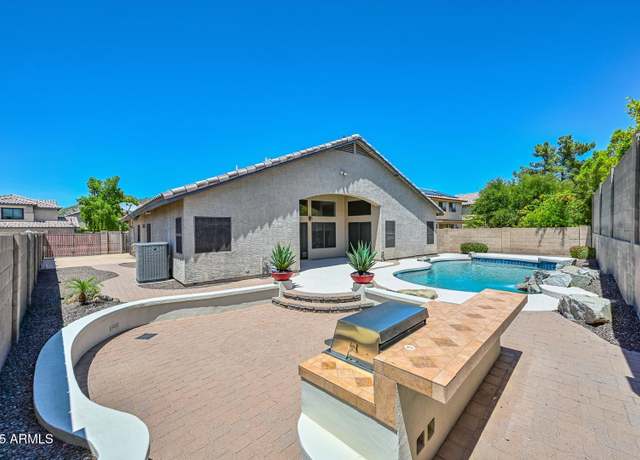 Property at 1623 E Runion Dr, Phoenix, AZ 85024, 3 beds, 3 baths
