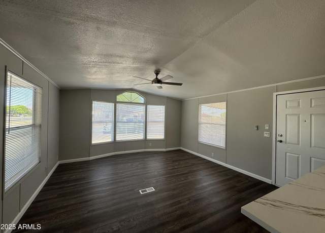 Property at 318 N Pinal Dr, Apache Junction, AZ 85120, 3 beds, 2 baths