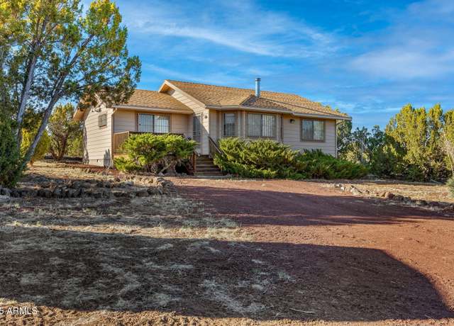 Property at 8482 Javelina Dr, Show Low, AZ 85901, 2 beds, 2 baths