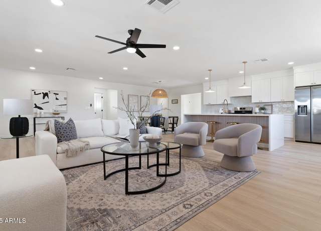 Property at 800 W Erie St, Chandler, AZ 85225, 3 beds, 2.5 baths