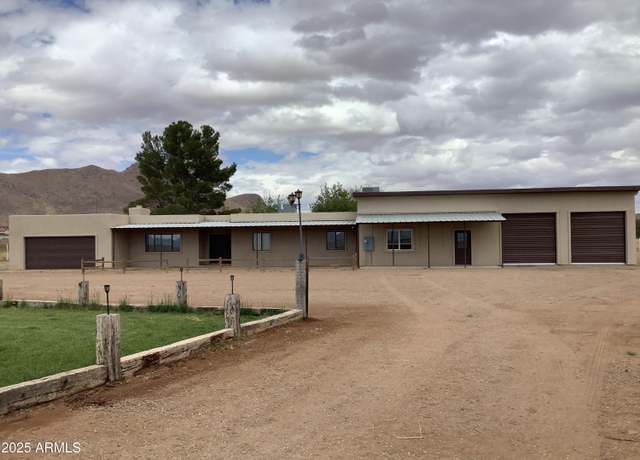 Property at 3607 E Mule Deer Rd, Pearce, AZ 85625, 3 beds, 2 baths