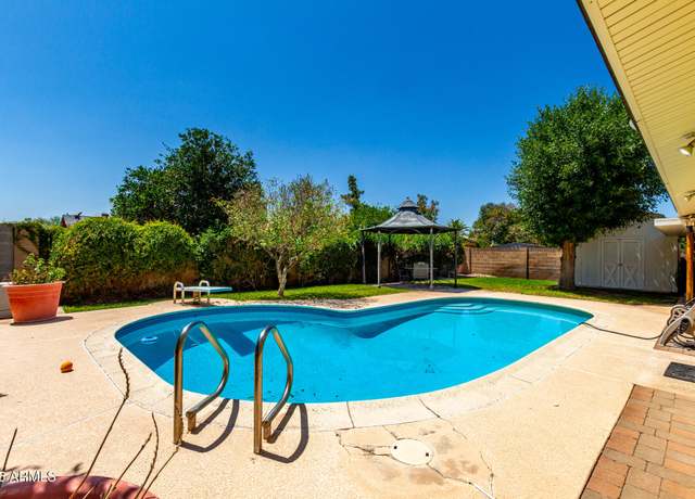 Property at 9714 N 55th Dr, Glendale, AZ 85302, 3 beds, 2 baths