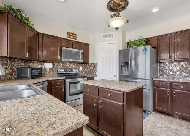 Property at 735 E Geronimo St, Chandler, AZ 85225, 4 beds, 2.5 baths