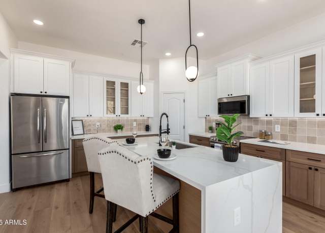 Property at 12360 W Eagle Ridge Ln, Peoria, AZ 85383, 4 beds, 2.5 baths