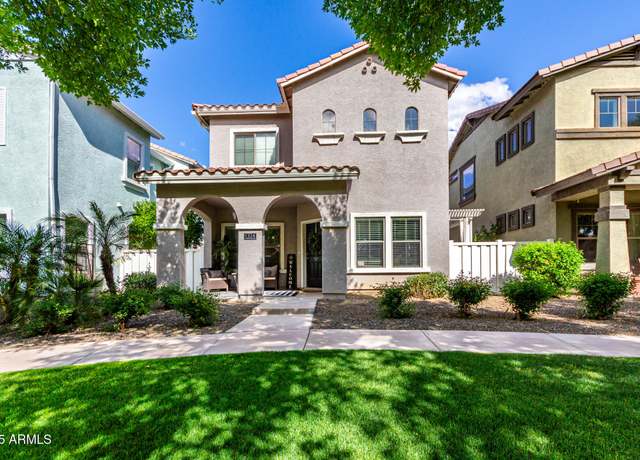Property at 1324 S Banning St, Gilbert, AZ 85296, 3 beds, 2.5 baths