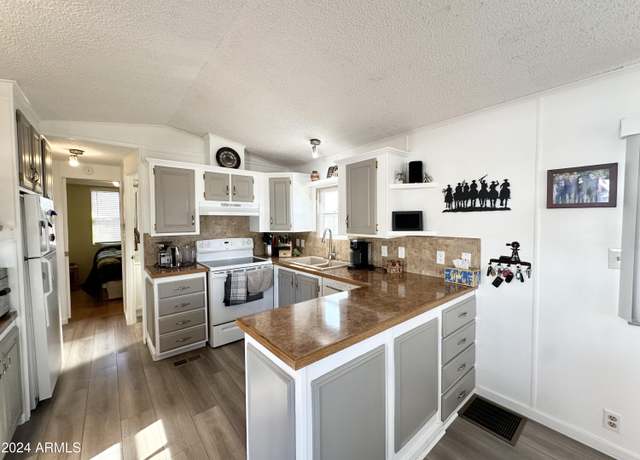 Property at 99 S Kaoline Dr, Apache Junction, AZ 85119, 1 bed, 1 bath